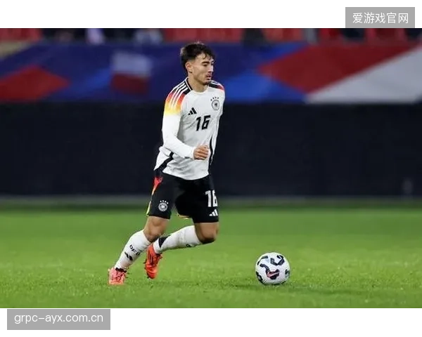 归化球员卡斯特罗普的加入，将为韩国队的边后卫位置带来新的竞争与选择。